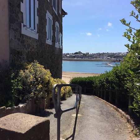 Le Dauphine 20M De La Plage 圣马洛 外观 照片