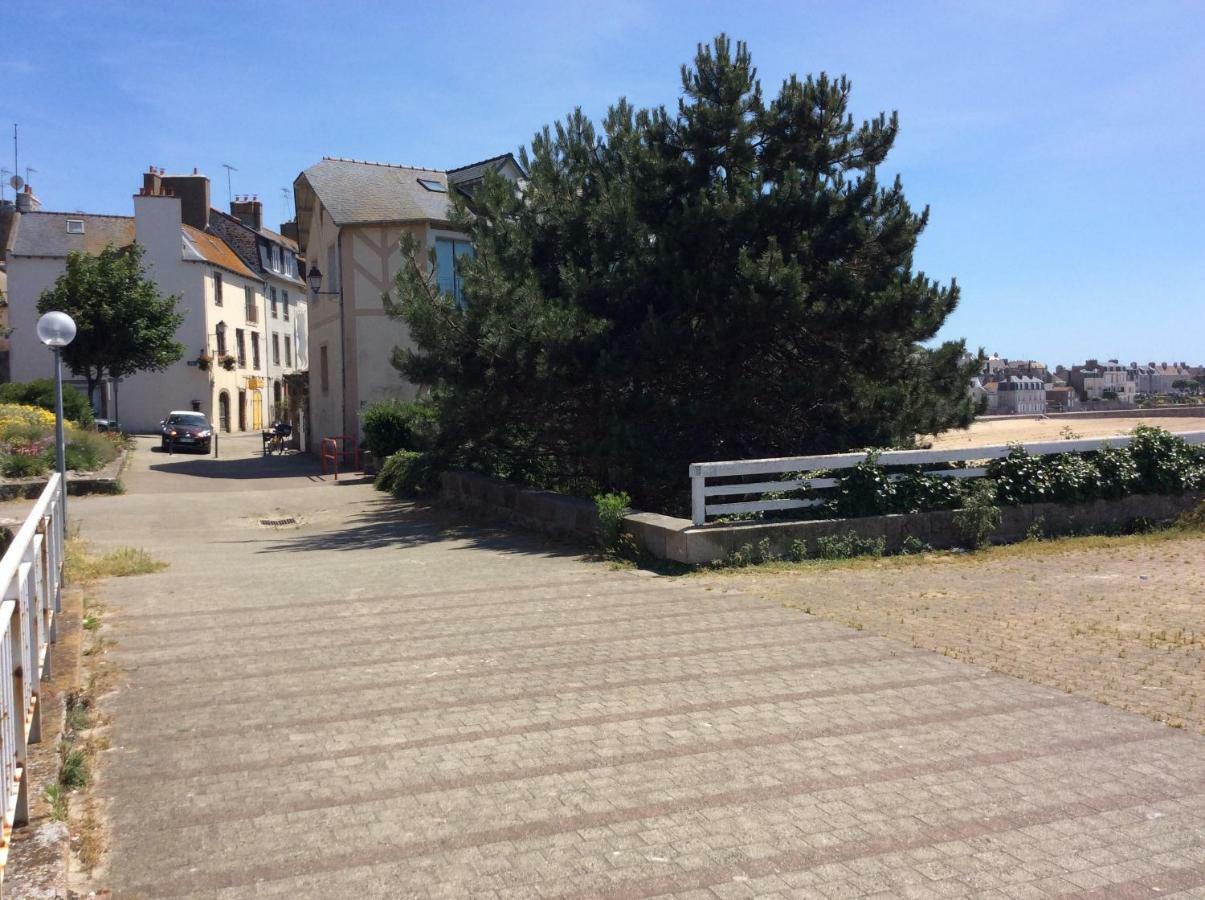 Le Dauphine 20M De La Plage 圣马洛 外观 照片