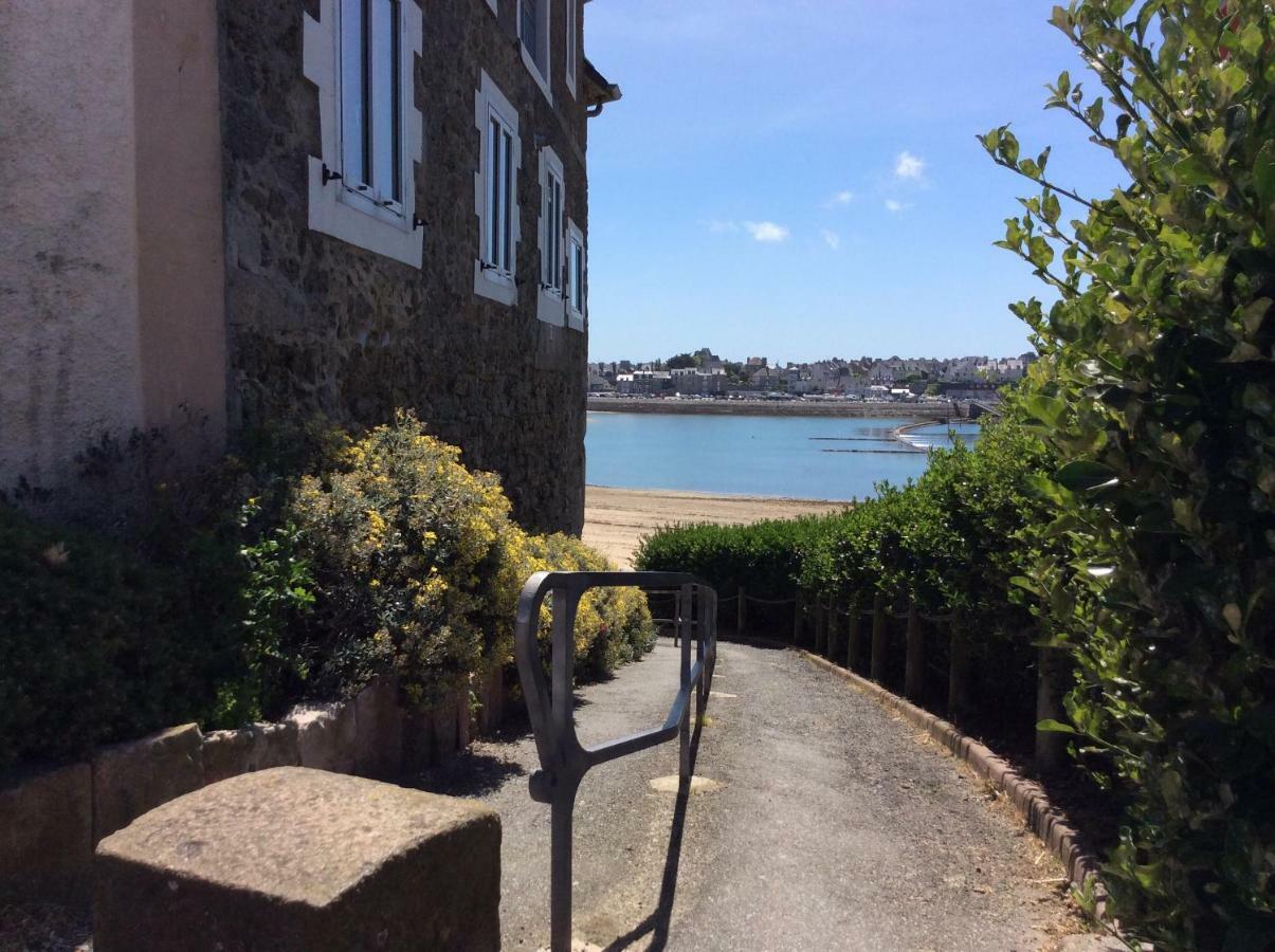 Le Dauphine 20M De La Plage 圣马洛 外观 照片